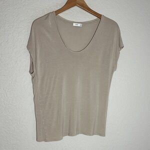 Vince. Tissue Tee Beige Short Sleeve T-Shirt Neutral Tan Elevated Basic Medium